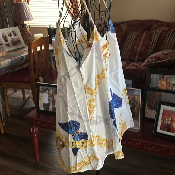 35% cotton 65% polyester. Ladies top. - Picture 3 of 6